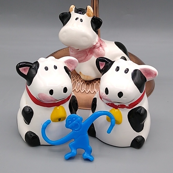 Vintage Other - Cow Decor Ceramic Salt Salt Pepper Shakers Set of 3